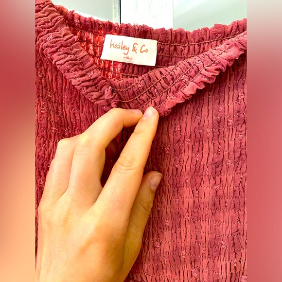 Mauve dress with fun billowy sleeves. - Picture 3 of 3